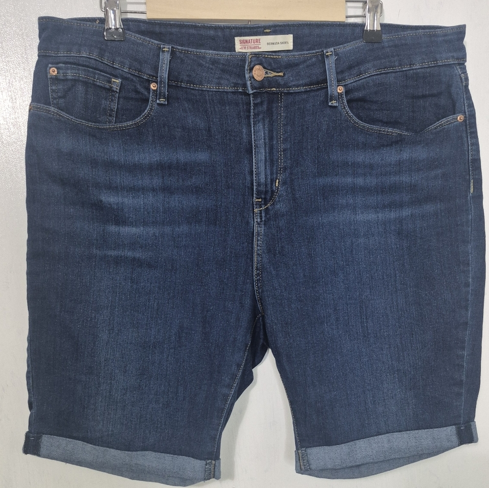 Womens Size 18 LEVI Shorts